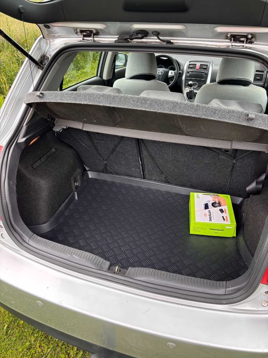 Toyota Auris 1.6 Benzyna 132 KM  2011 r.  Manual 6-biegów