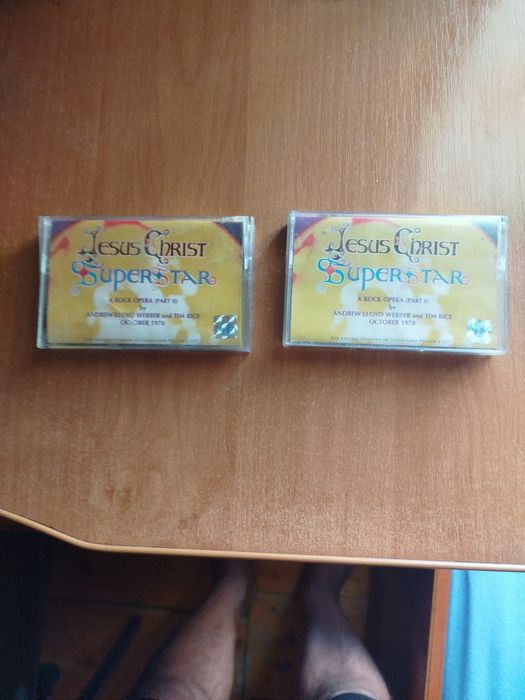 Фірмові касети.Стан нового.