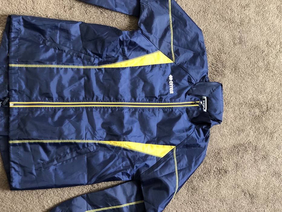 Куртка-ветровка  з капішоном