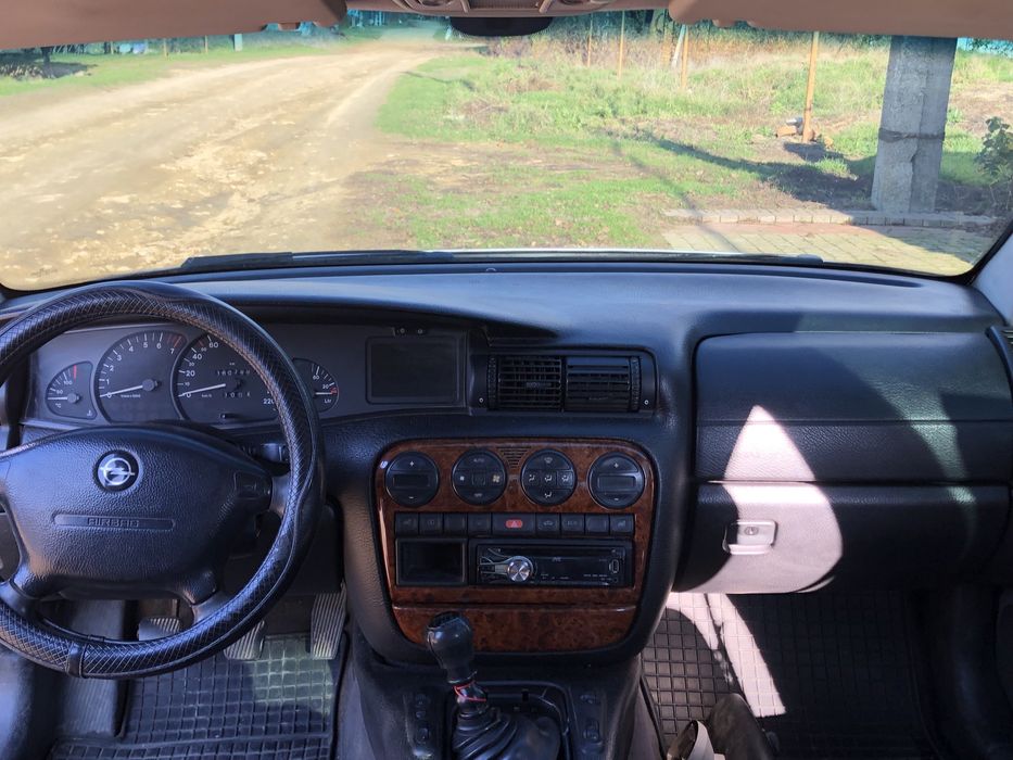 Opel Omega 2.0 бенз.1997г