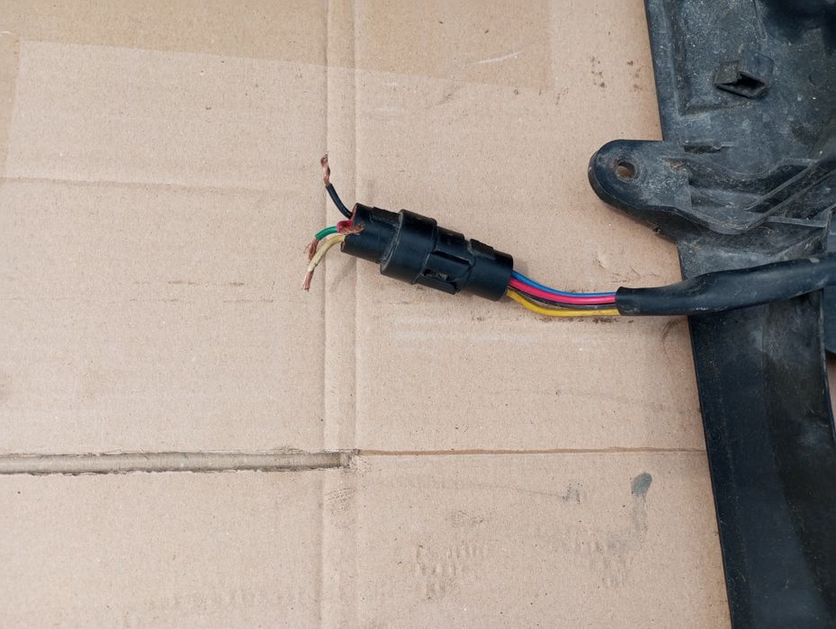 Вентилятор охолодження Kia Carnival 1999-2006 Карнівал6