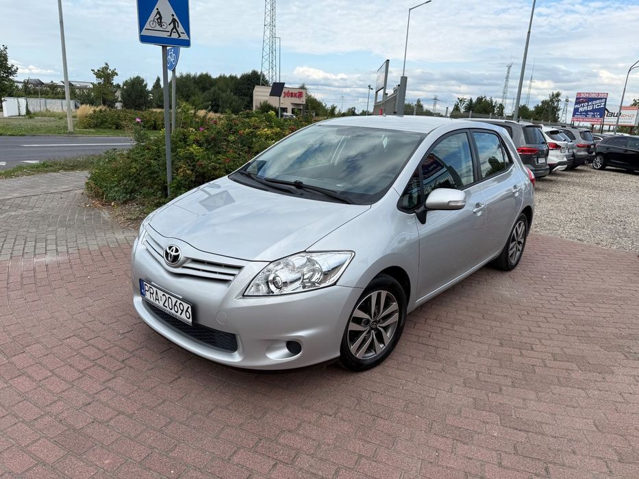 Toyota Auris 1.3i Salon PL Extra stan !!