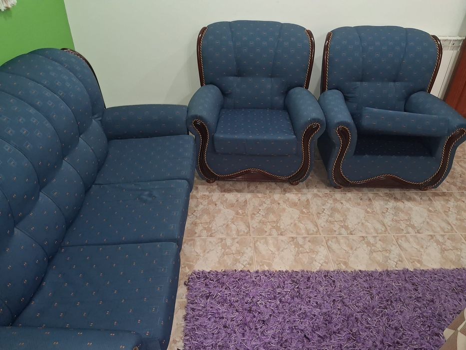 Sofa cama e duas poltronas