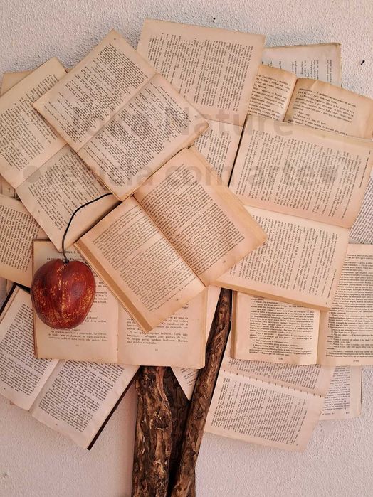 "Árvore".Peça única 100% artesanal/reciclada em madeira,papel(1,50m).