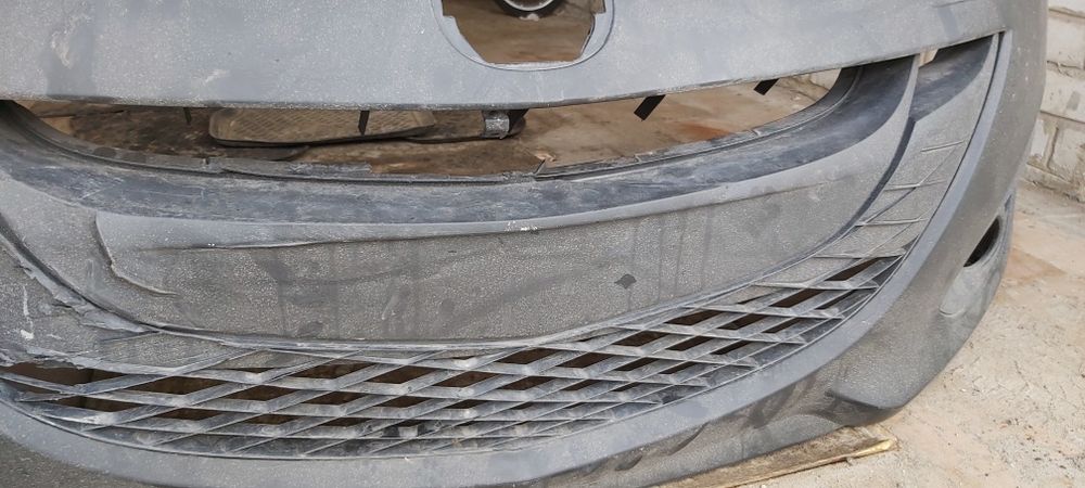 Решётка и заглушки ПТФ в бампер на Mazda 5 (cw)