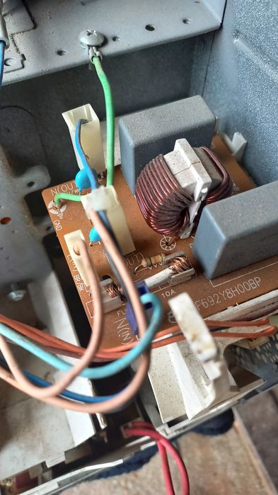 Панель керування мікрохвильовою пічкою Панасонік NN-GT347W