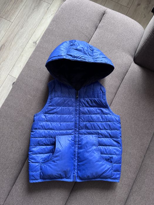 Hugo boss фірмова двостороння пухова жилетка на хлопчика 3 р 94 см