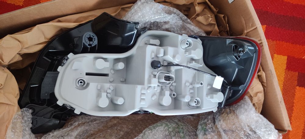 Farolim BMW F22 traseiro esquerdo novo