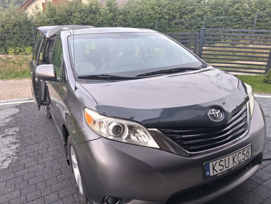 Toyota Sienna 7 osobowa