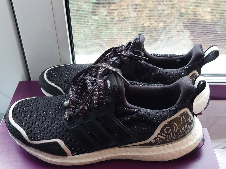 Adidas Black Panther кросівки унісекс  25,5 см