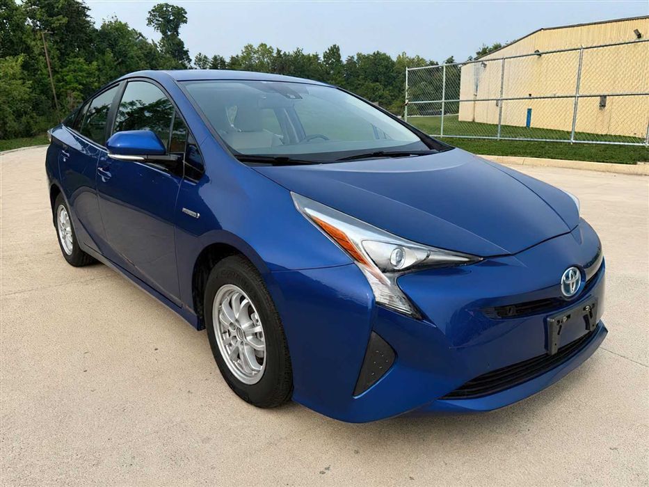 Toyota Prius      2016