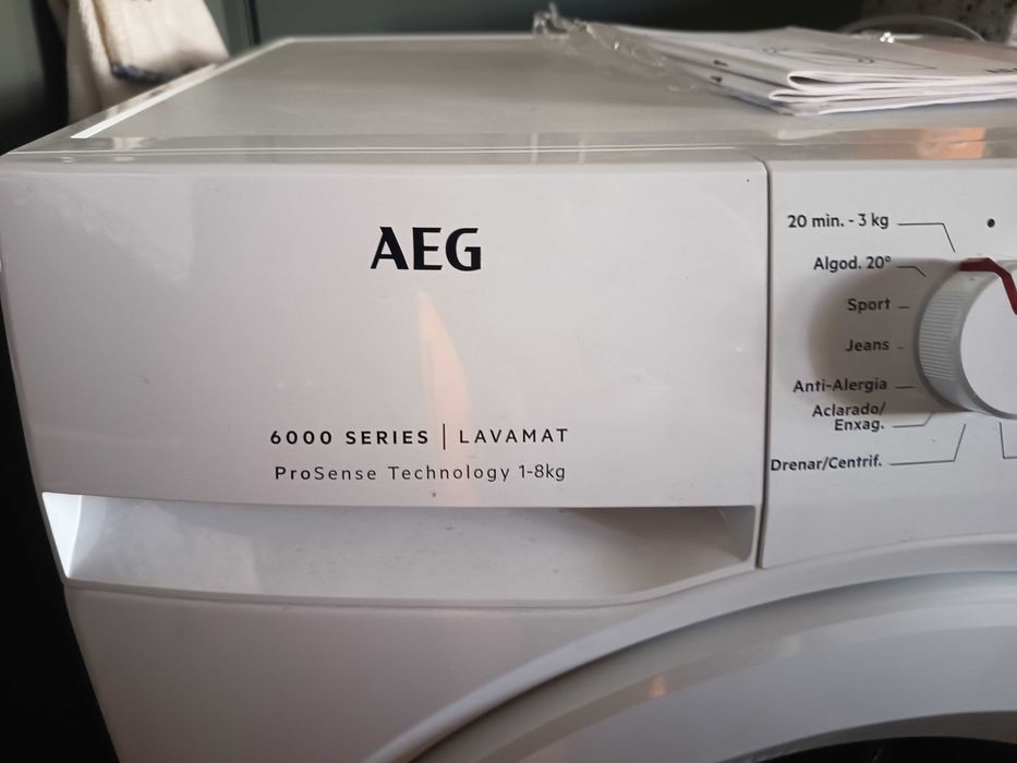 Máquina Lavar Roupa AEG L6FBK821U (ler com atenção) para Peças ou reparação