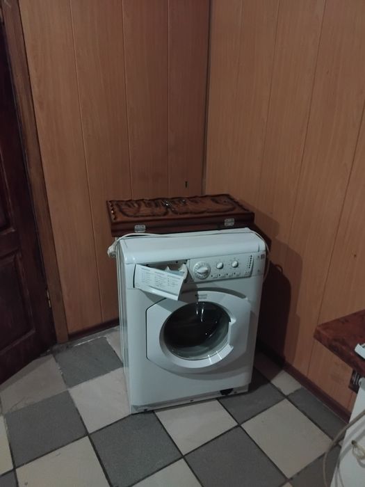 Продам Будинок можно під любу діяльність або житло .Нова Водолага .Центральна Вулиця.