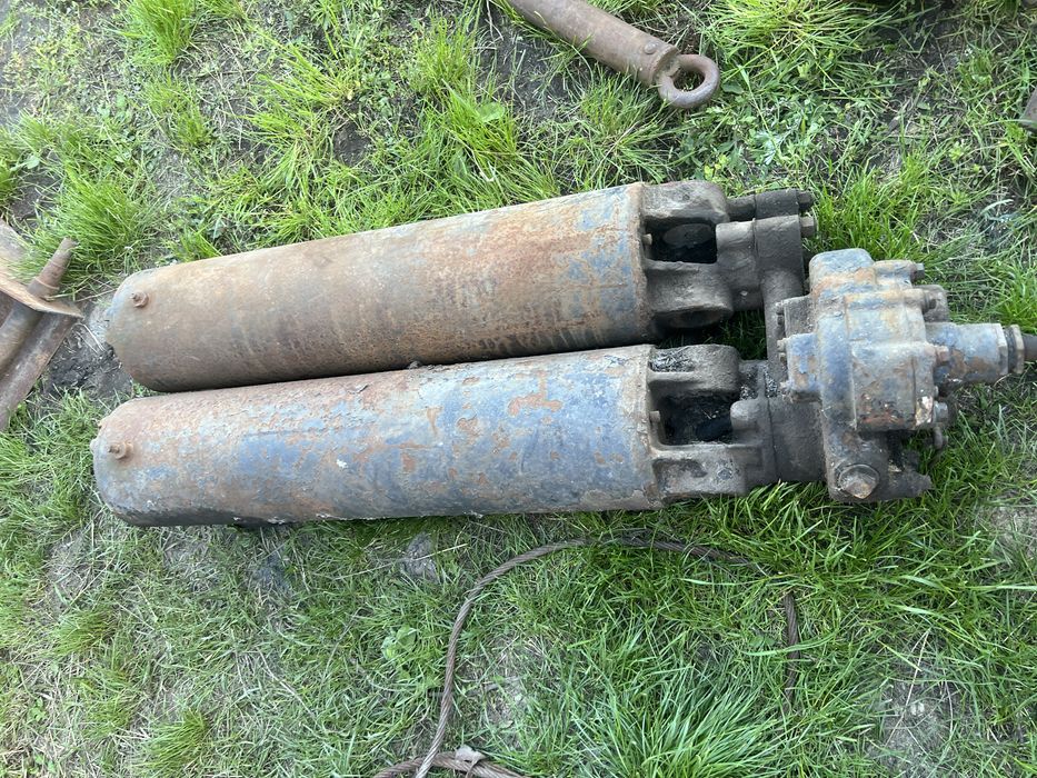 Продам циліндр підйому кузова краз
