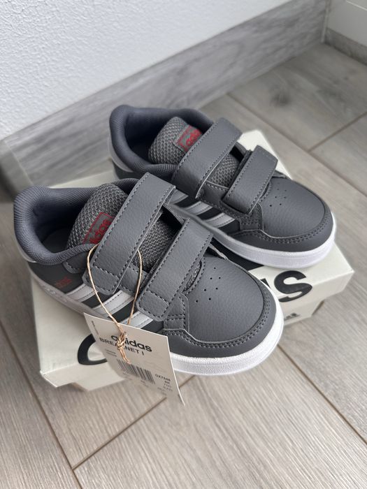 Нові дитячі кеди adidas, кеди адідас 25.5 16см