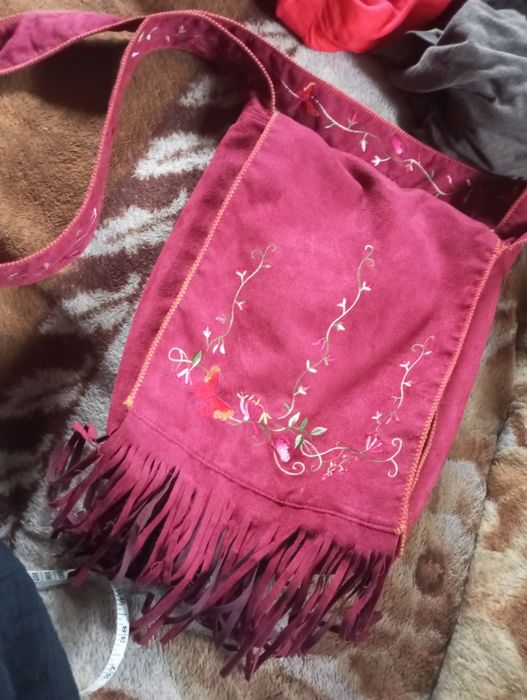 Torebka Boho zamsz z frędzlami Tom Tailor