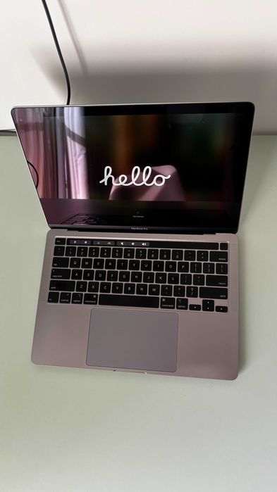 MacBook Pro 13” i5 16GB RAM 512GB SSD – Excelente estado + Carregador (Teclado EN)