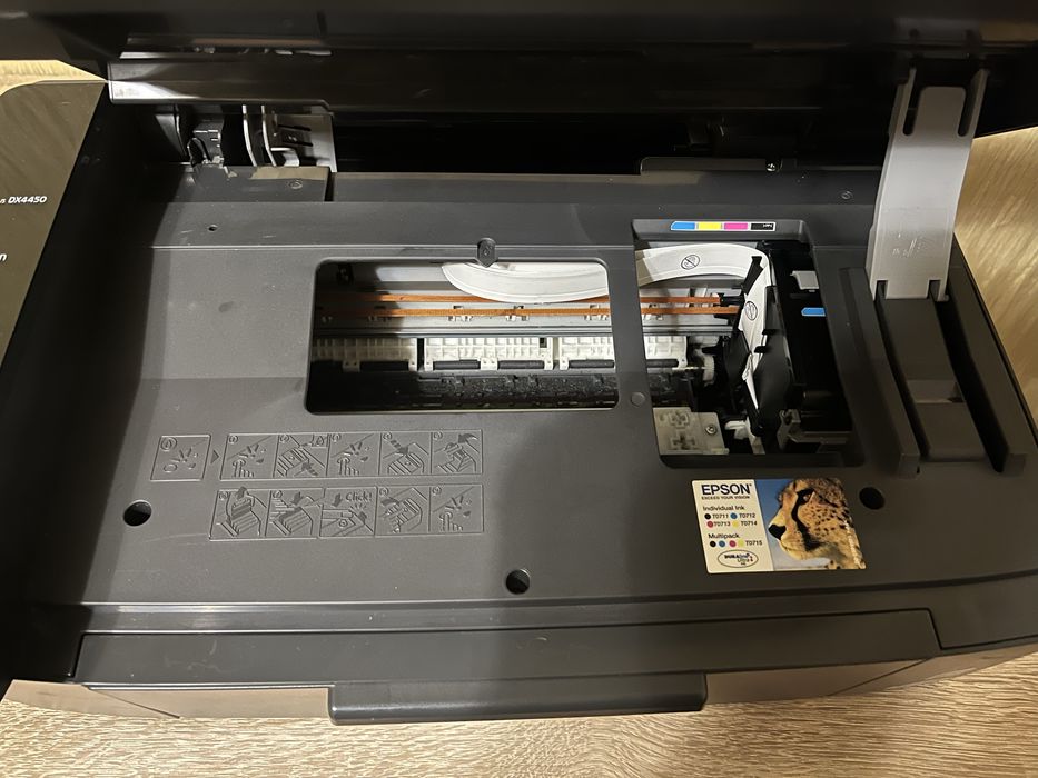 СРОЧНО ПРОДАМ принтер epson dx4450