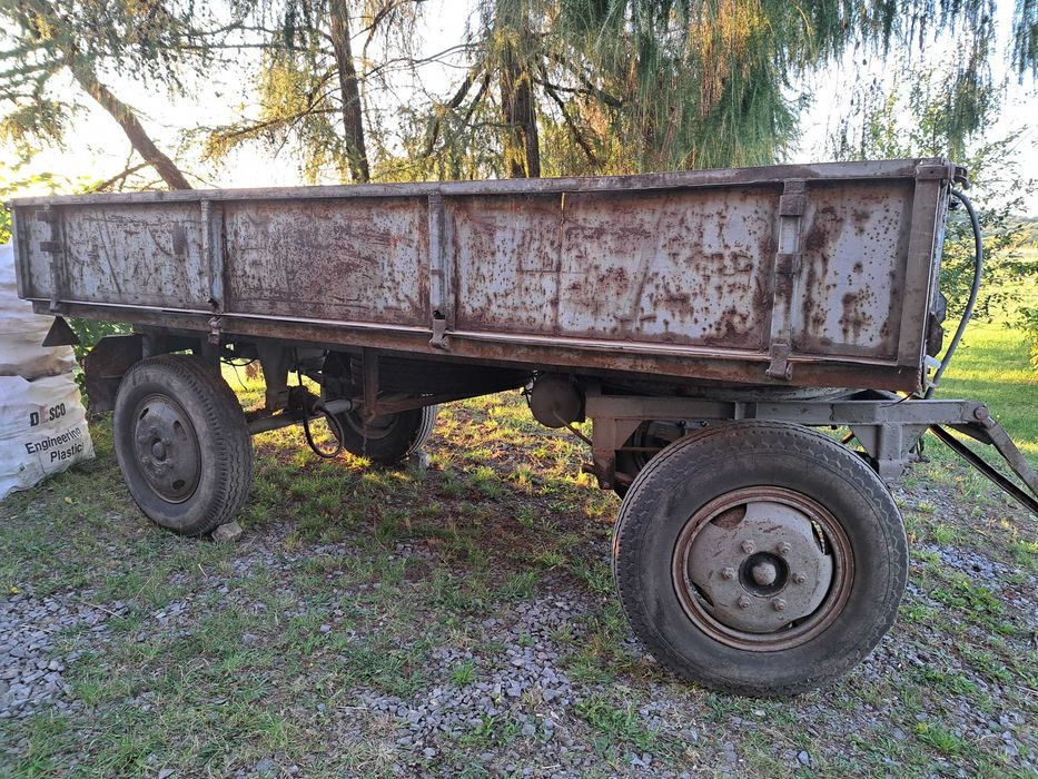 Przyczepa rolnicza wywrotka, na boki, dwa siłowniki, 4x2x0,5 m, Autosan,