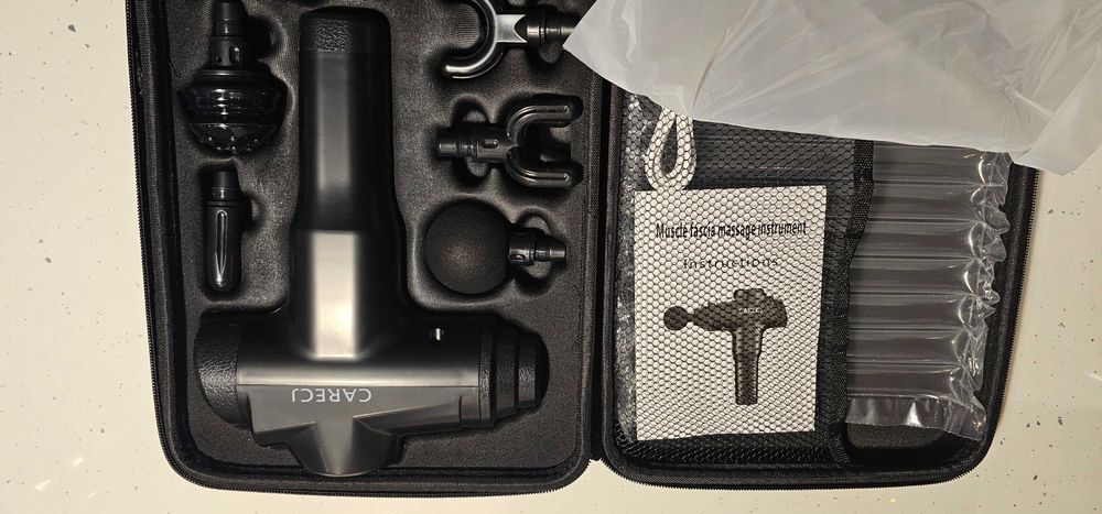Pistolet do masażu z 8 głowicami do masażu CARECJ