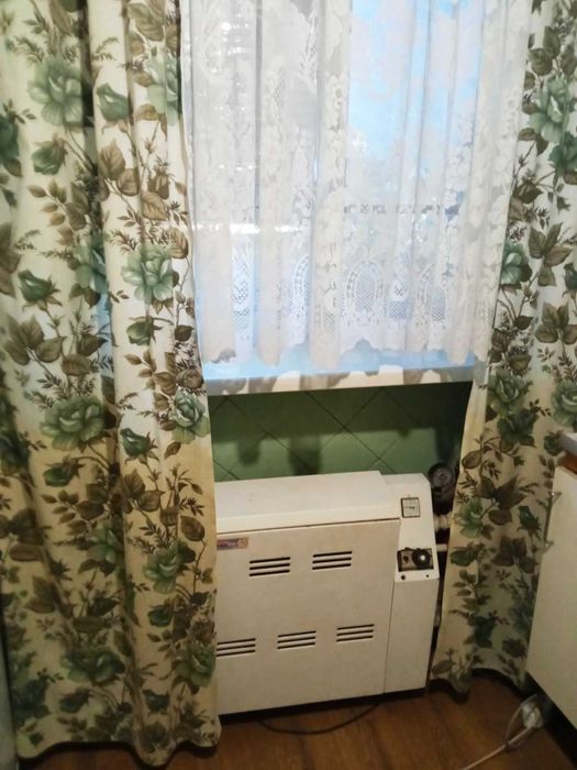 Здаю ( без комісії ) кімнату у 2кімн кв для працюючої жінки без шкідливих звичок, район завод "Вентс", лікарні. Без комісії.