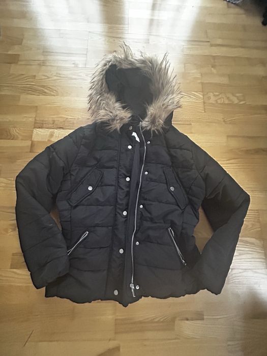 Kurtka zimowa H&M czarna z futerkiem rozmiar 40