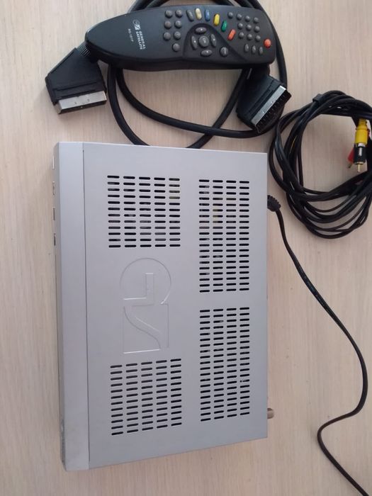 Цифровий спутниковий ресивер FTA-7001S
Цифр