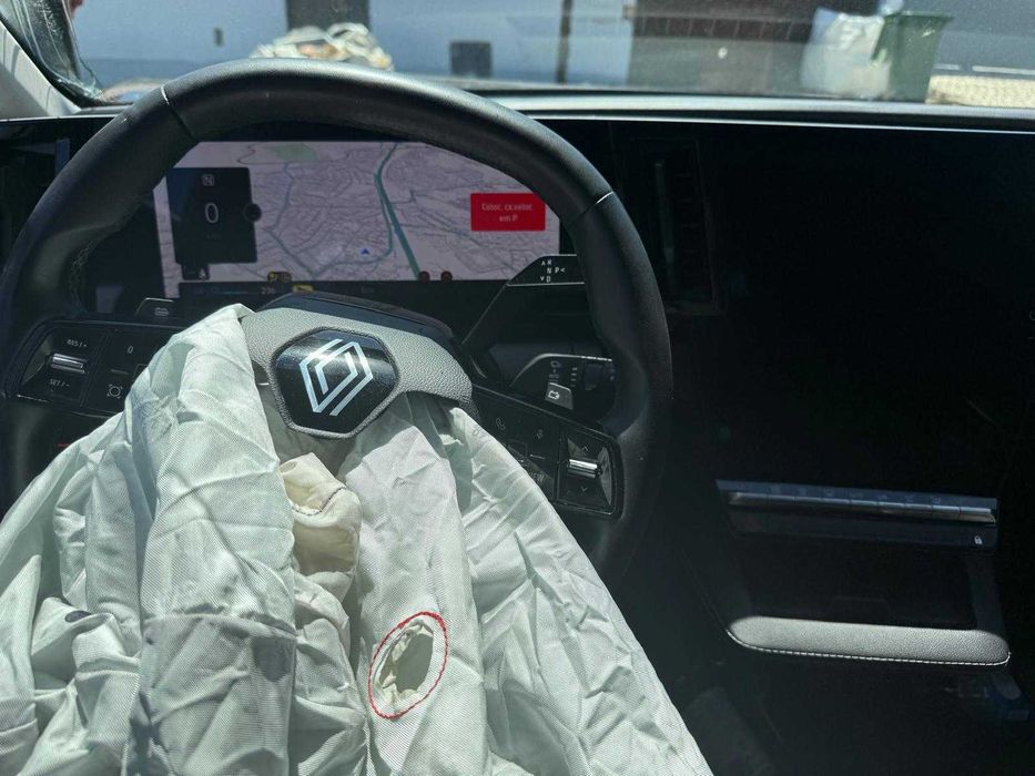 Renault Megane E-Tech EV60 Sinistrado / Reparável / Peças