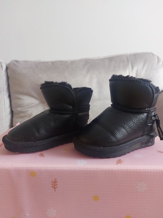 Продам чобітки 24 р.