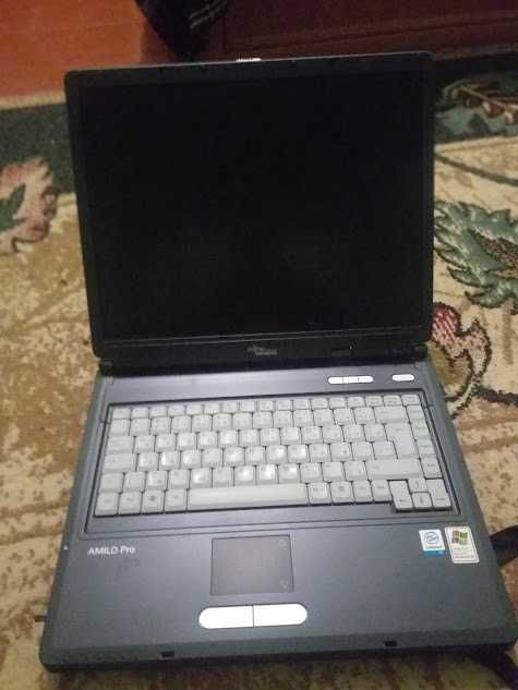 Старі ноудбуки на деталі