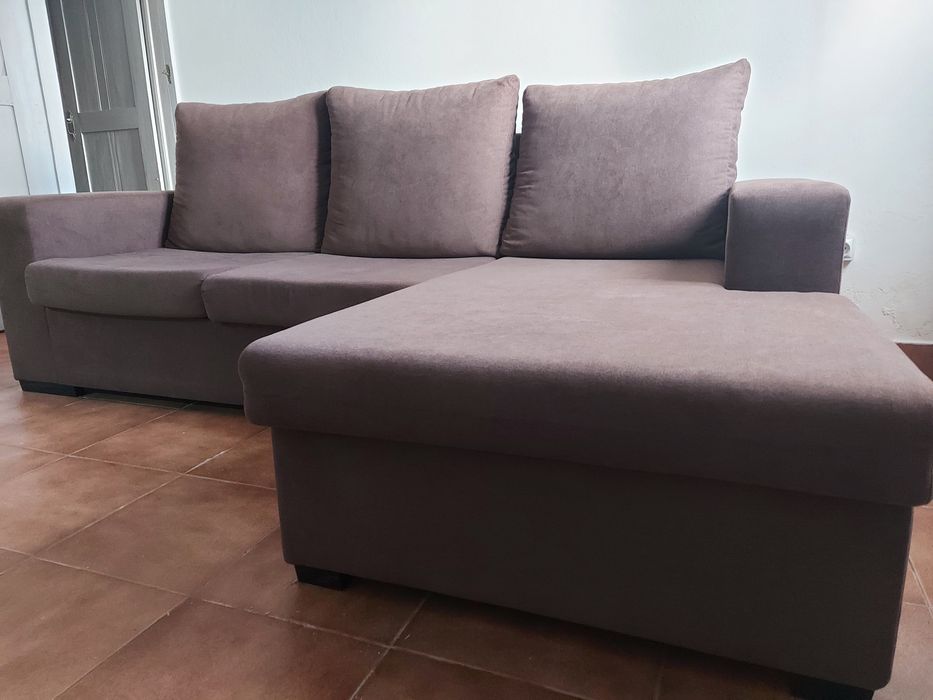 Sofá com chaise long