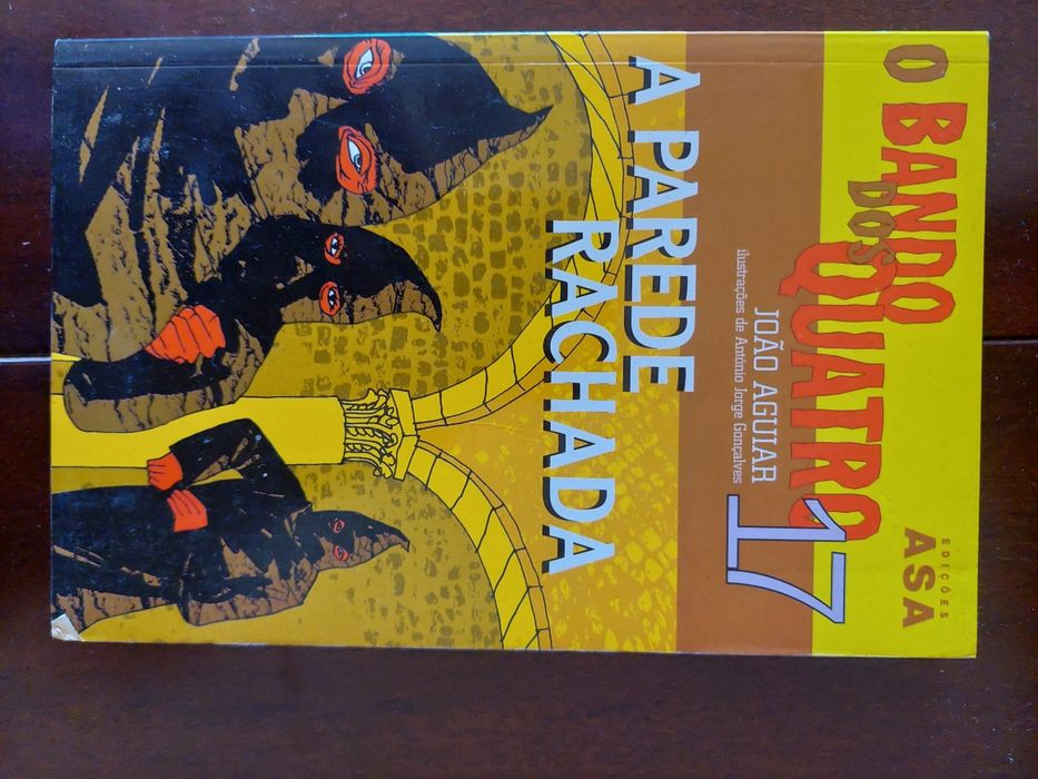 Livro Juvenil " O bando dos 4 - Parede Rachada "