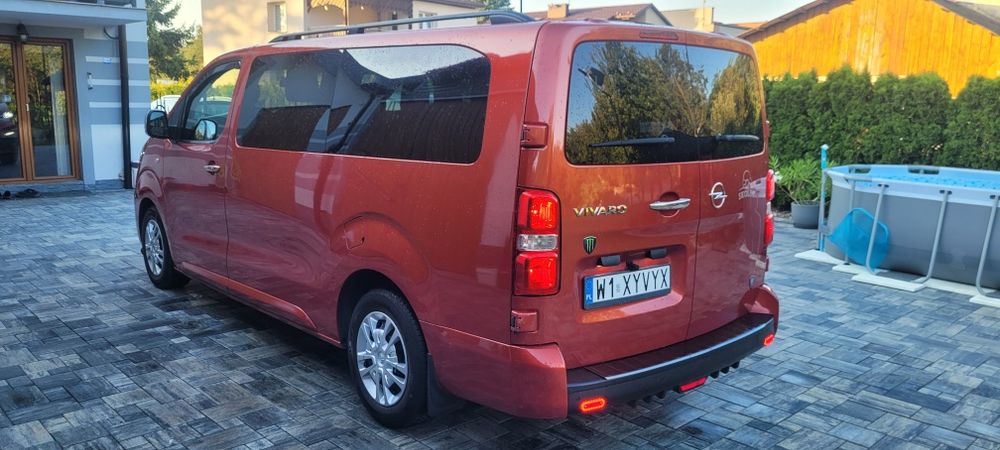 Sprzedam Opel vivaro 2Litry diesel 9 osobowy rok 2020 lub zamienie 2 auta  na jedno nowsze