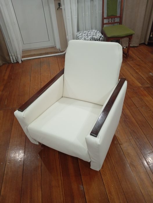 Мяке крісло ретро