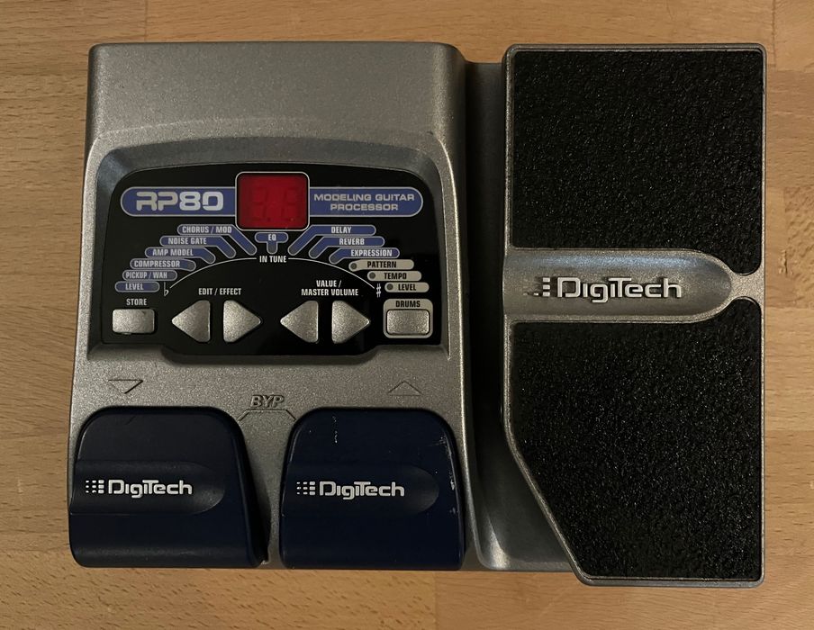 Pedaleira multi efeitos Degitech RP 80