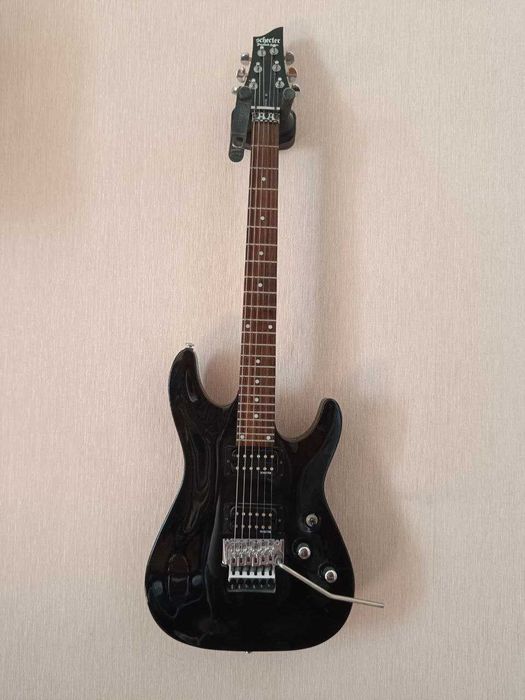 Электрогитара Schecter Omen 6 FR Black + Комбик Line 6 Spider IV 15Вт