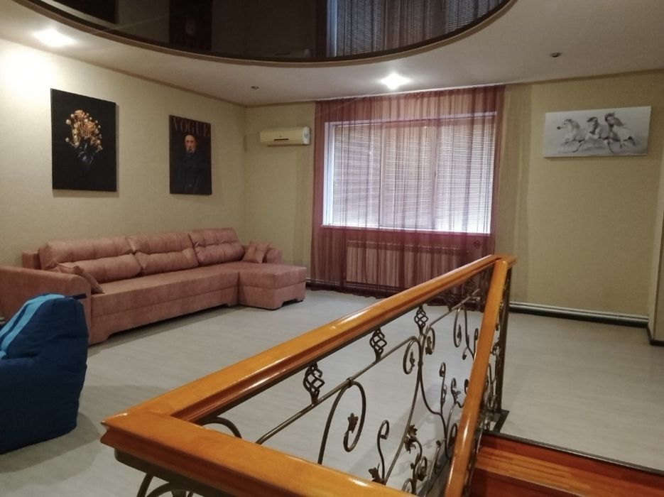 Продам 3-поверховий будинок 270 м² у Кам’янському