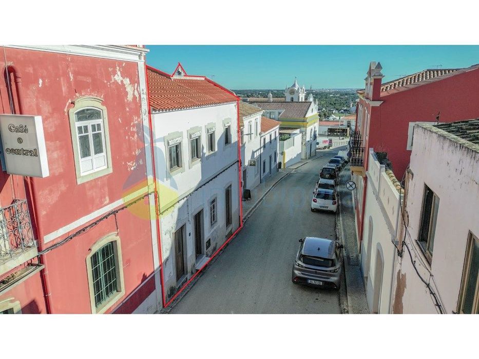 Prédio habitacional para venda na bela Vila de Boliqueime.