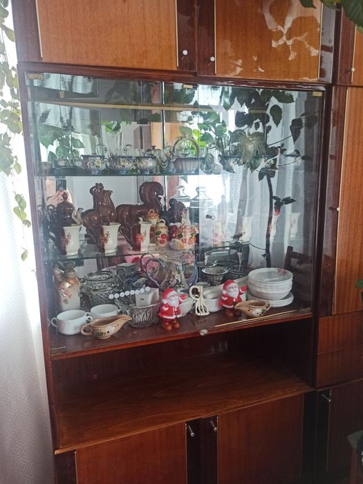 Продам шафу і два серванти