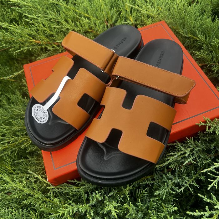 Hermes коричневі slippers шльопки Ермес шоколадний колір шкіра