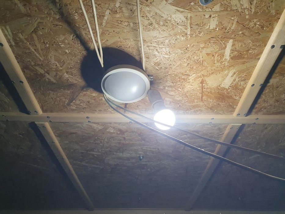 Повербанк 220 V + сонячна панель
