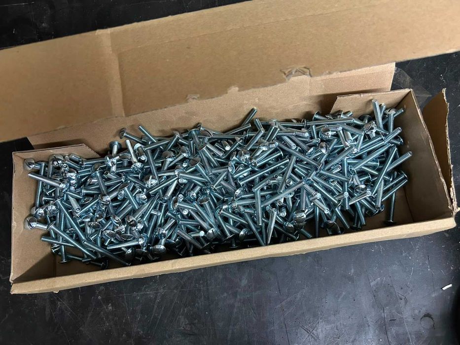 Lote Parafusos M6x55 novos 30mil uni