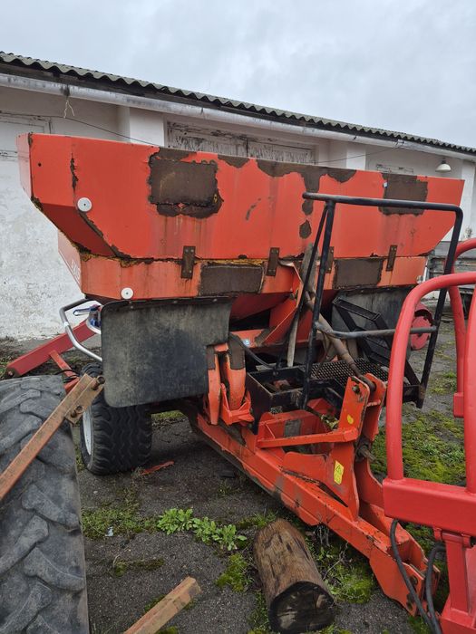 Розкидач мінеральних добрив