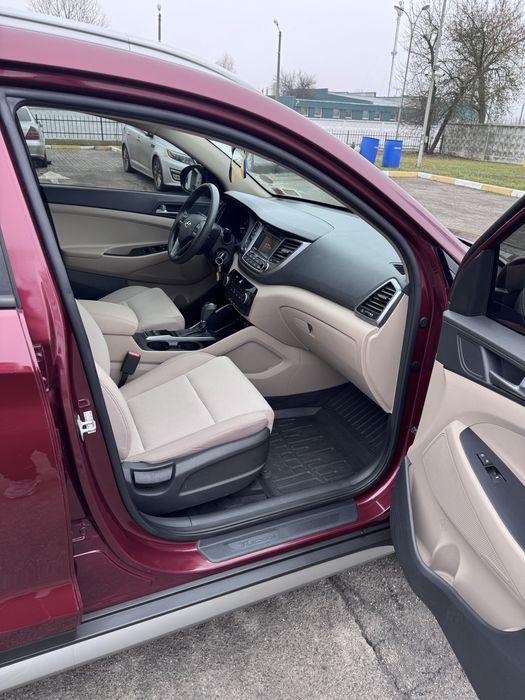 Hyundai Tucson JM, 2017. року.