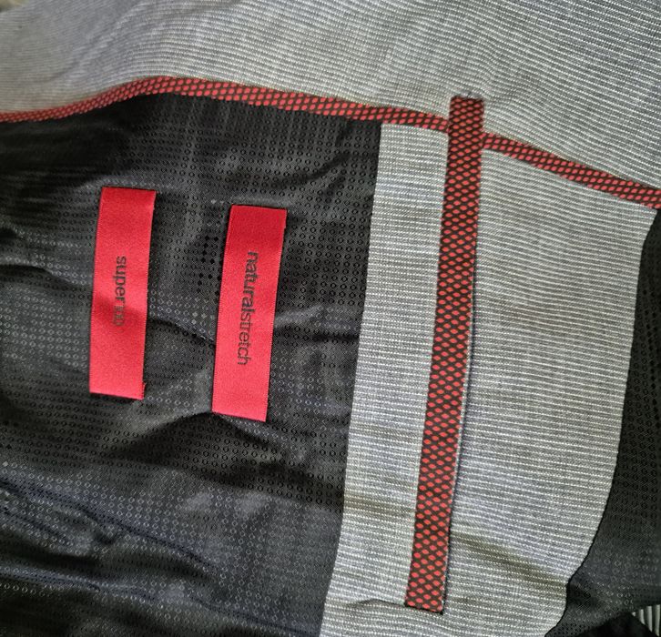 HUGO BOSS roz. 52 wełniany garnitur premium 100 'S naturalstretch