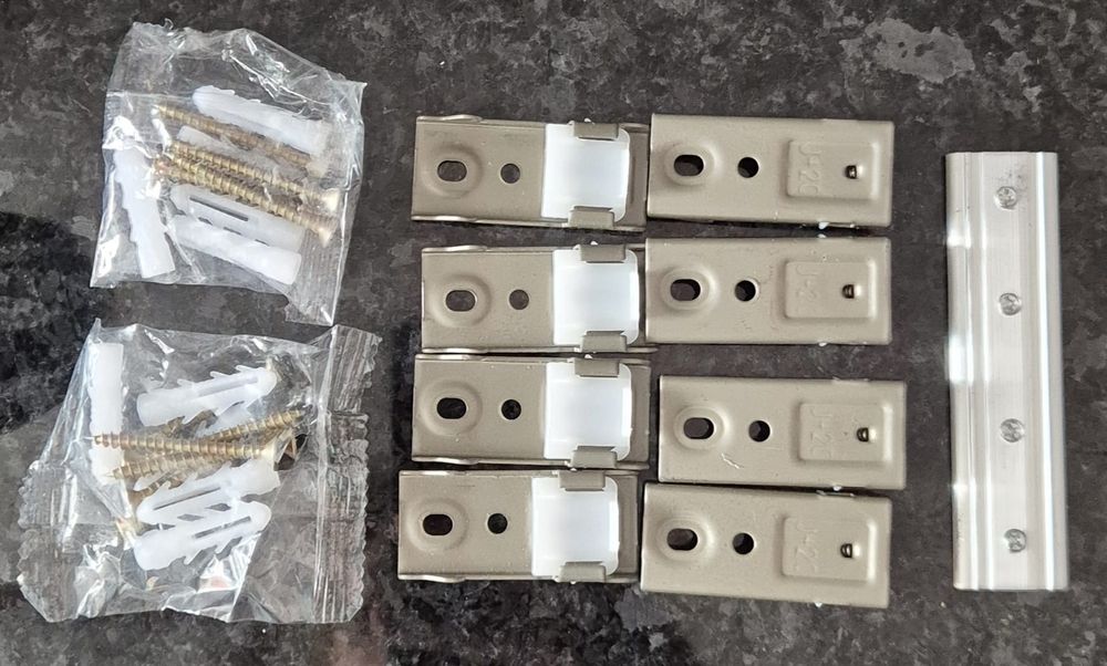 Suportes para calhas de cortinas