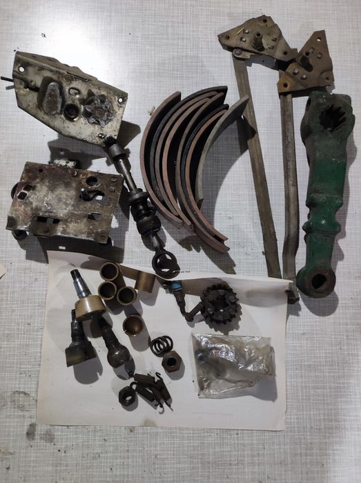 Вал з гайками, ротор