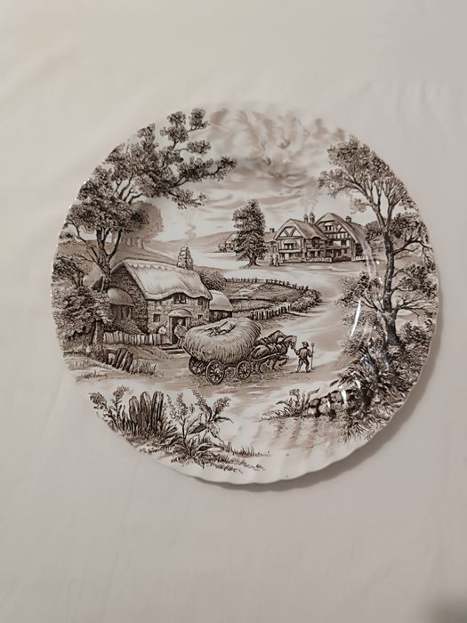 Prato Grande. Porcelana Inglesa. 32 cm. Novo