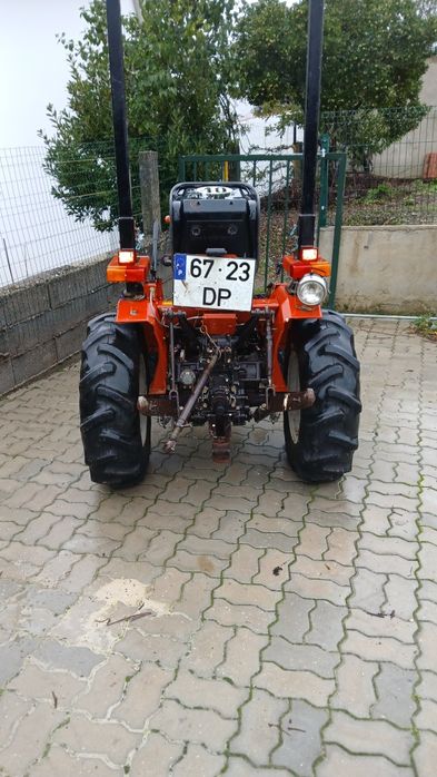 Trator 4x4 matriculado