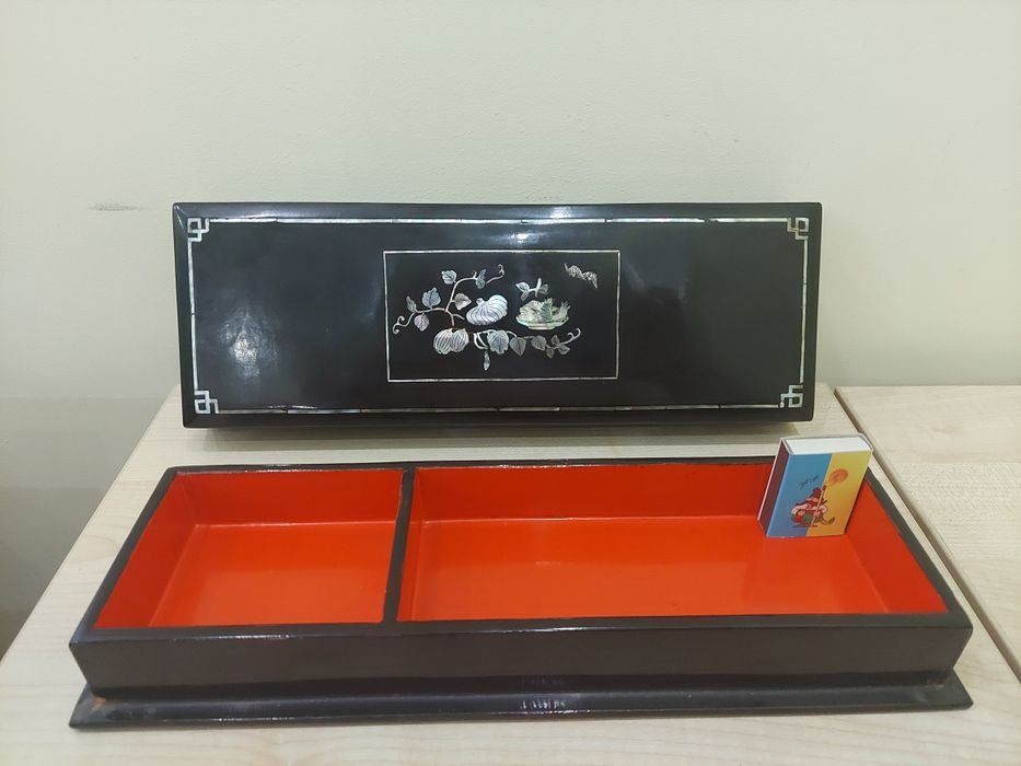 Скринька дерев'яна, лакована з інкрустацією. Індія, 1965 рік